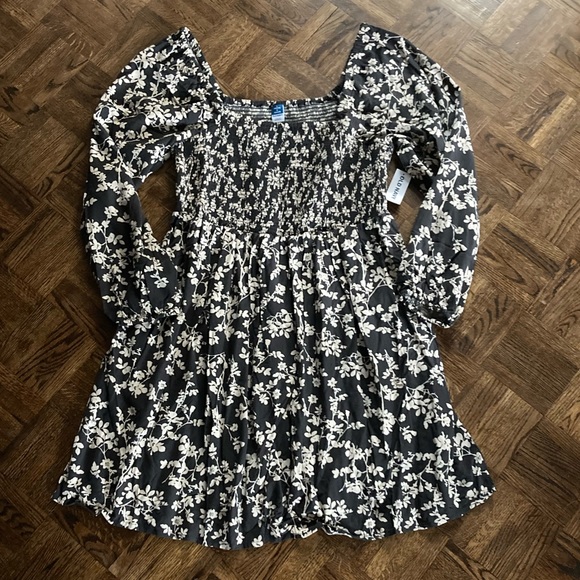 NWT! Old Navy smocked long sleeve mini dress - Picture 2 of 9